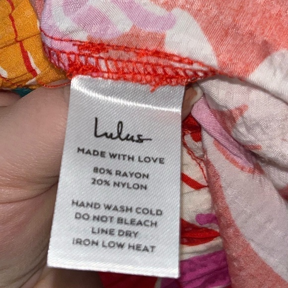 LULU’S Sprung on Sunshine Red Floral Print Pull On Shorts Size Small - Picture 7 of 8